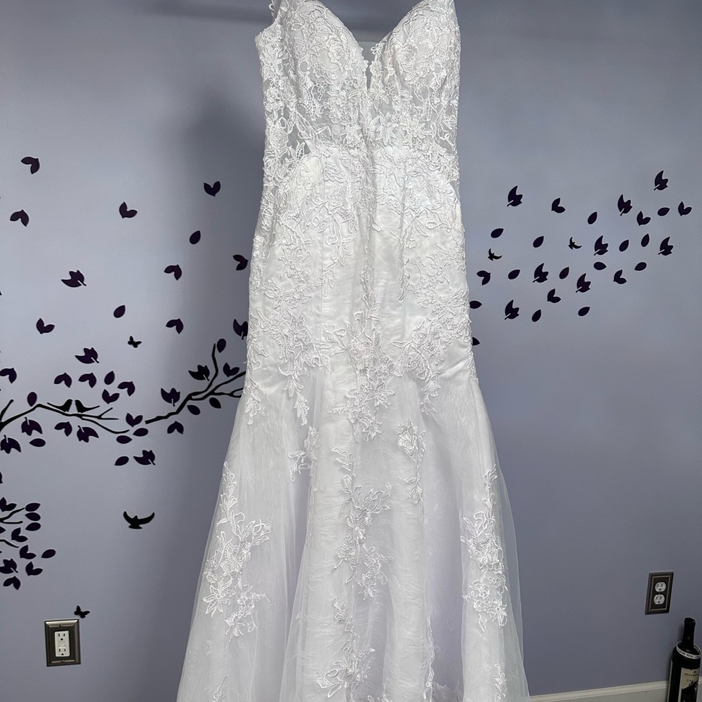Lace Appliqué Mermaid Wedding Dress in White